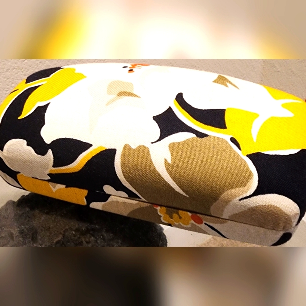 Vera Bradley Glasses case with cleaning cloth.